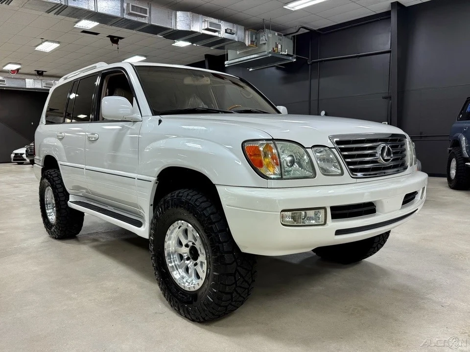2006 Lexus LX 2nd Gen - Image 6 of 12