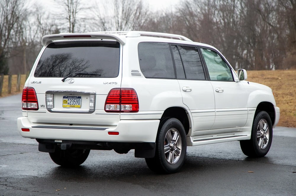 2006 Lexus LX 2nd Gen - Image 3 of 19