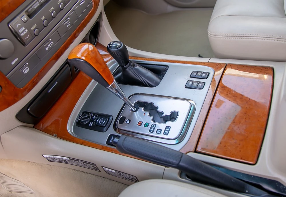 2006 Lexus LX 2nd Gen - Image 17 of 19