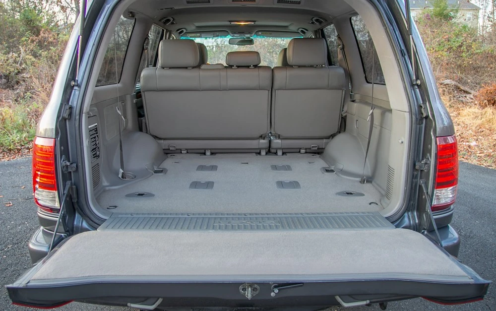 2006 Lexus LX 2nd Gen - Image 17 of 19