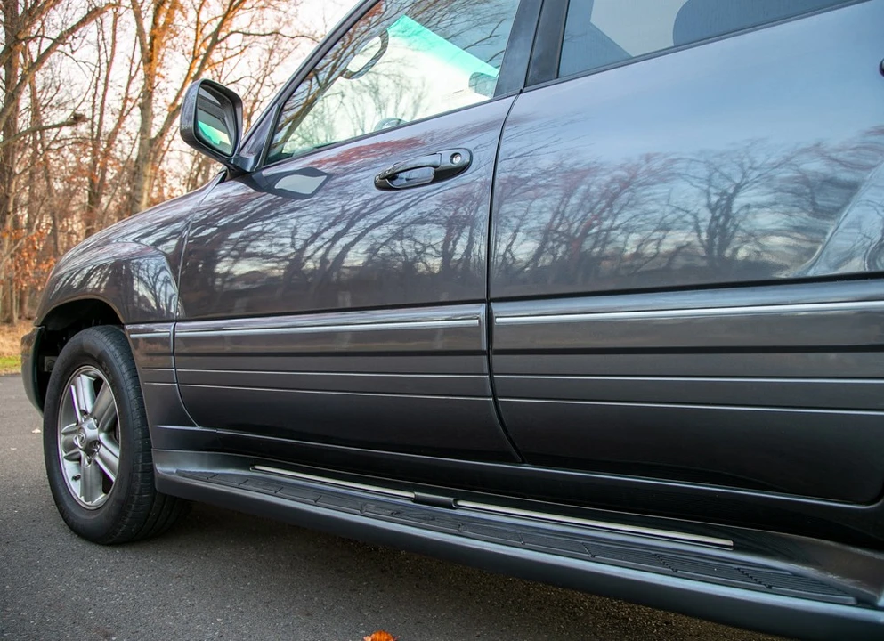 2006 Lexus LX 2nd Gen - Image 10 of 19