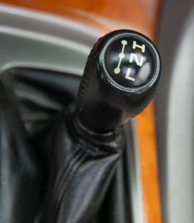 2006 Lexus LX 2nd Gen - Image 14 of 19