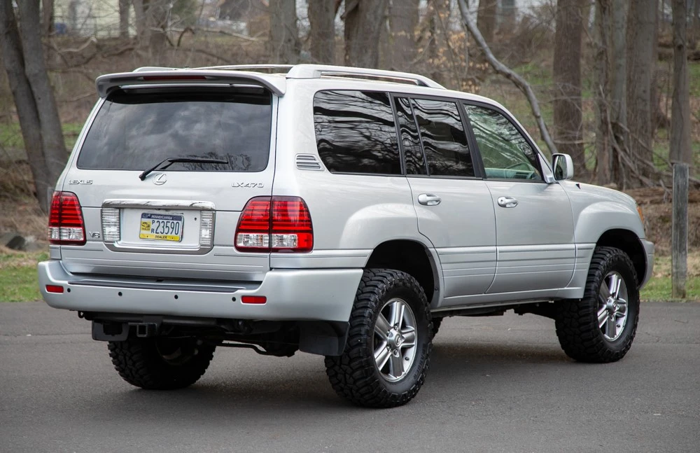 2006 Lexus LX 2nd Gen - Image 3 of 19