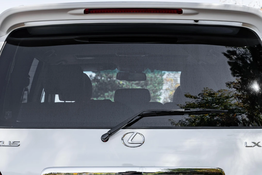 2006 Lexus LX 2nd Gen - Image 15 of 31