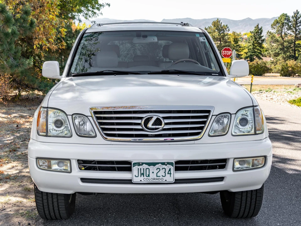 2006 Lexus LX 2nd Gen - Image 2 of 31