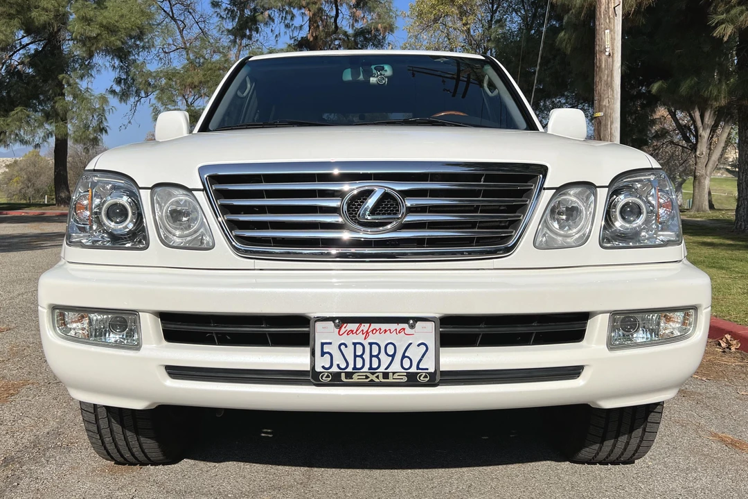 2006 Lexus LX 2nd Gen - Image 2 of 31
