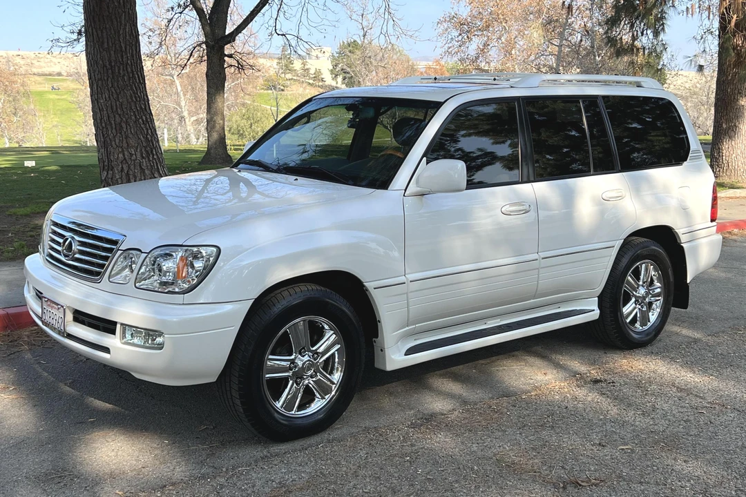 2006 Lexus LX 2nd Gen - Image 3 of 31
