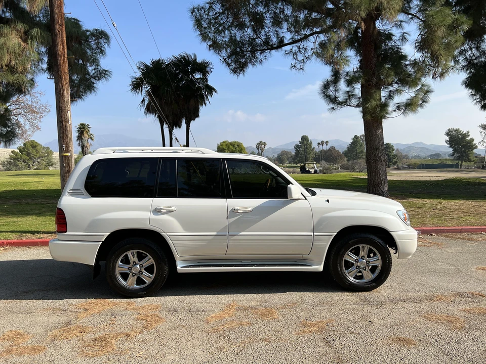 2006 Lexus LX 2nd Gen - Image 18 of 31