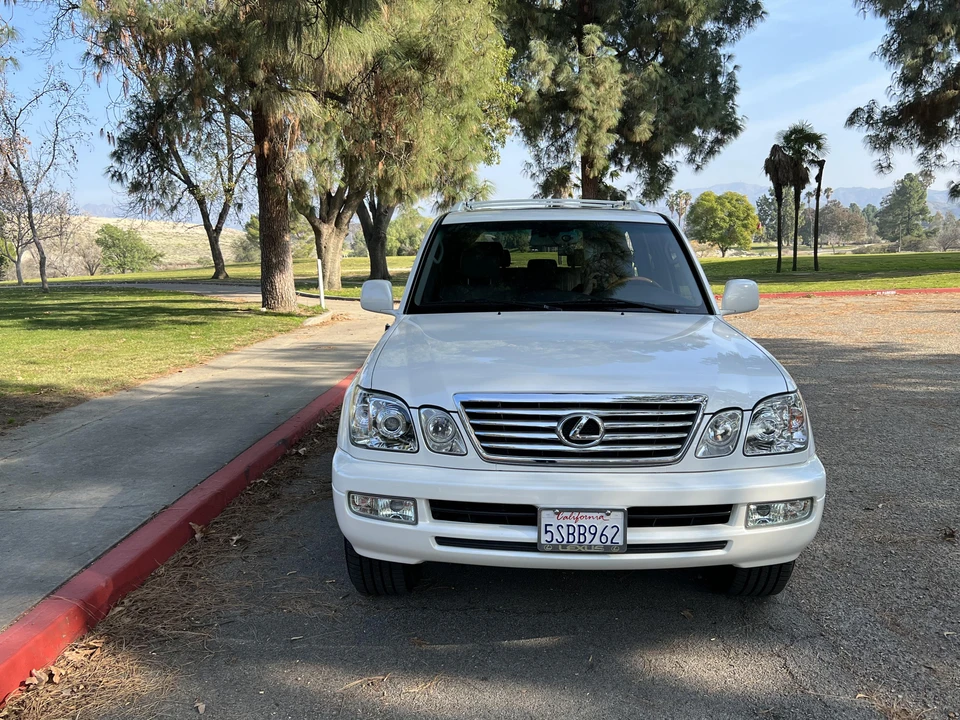 2006 Lexus LX 2nd Gen - Image 8 of 31