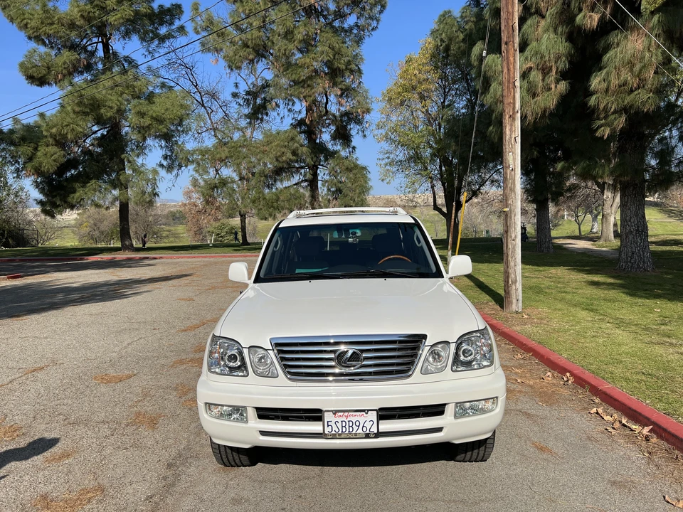 2006 Lexus LX 2nd Gen - Image 6 of 31