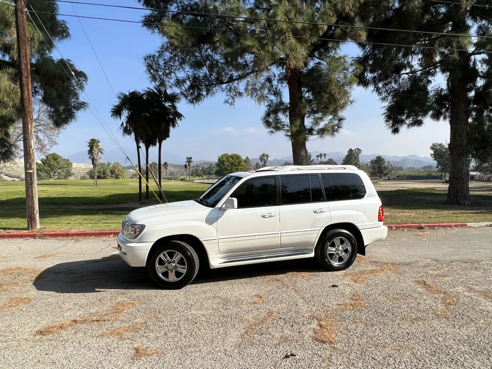 2006 Lexus LX 2nd Gen - Image 11 of 31