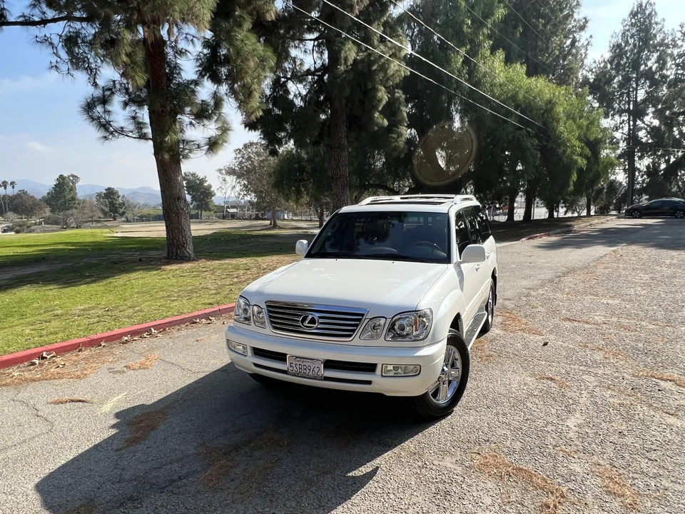 2006 Lexus LX 2nd Gen - Image 9 of 31