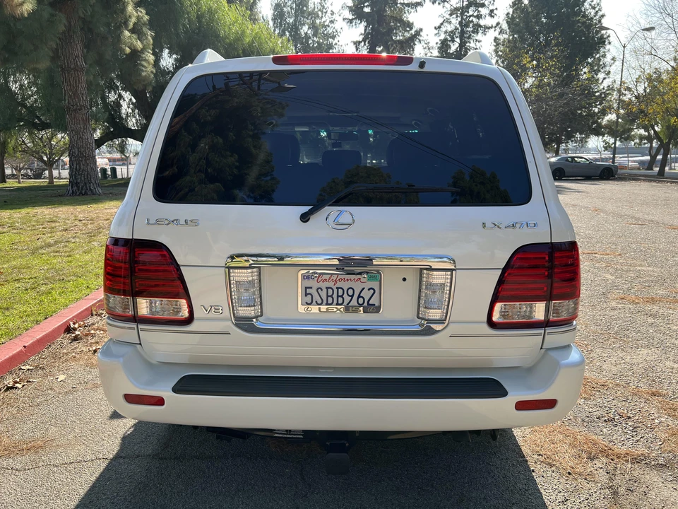 2006 Lexus LX 2nd Gen - Image 14 of 31