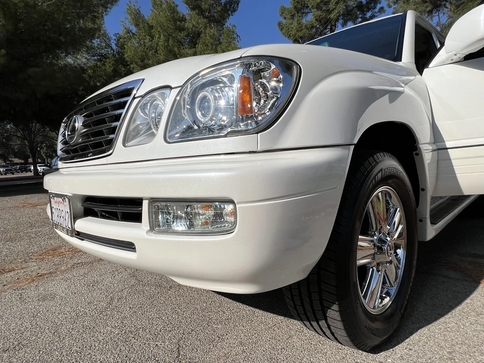 2006 Lexus LX 2nd Gen - Image 28 of 31