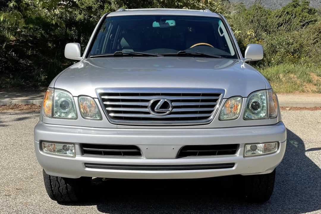 2006 Lexus LX 2nd Gen - Image 2 of 5