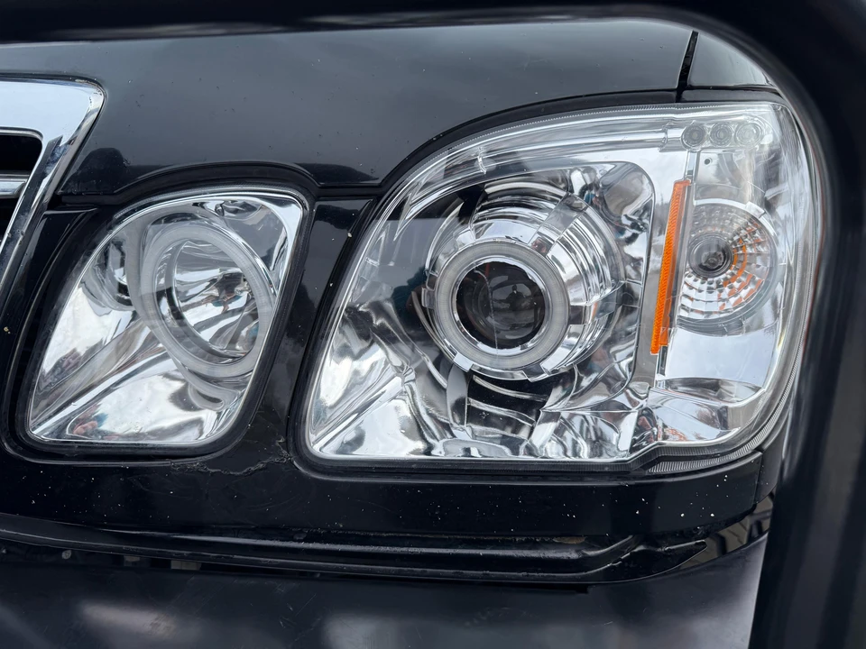 2006 Lexus LX 2nd Gen - Image 28 of 31