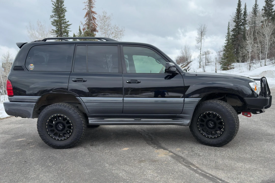 2006 Lexus LX 2nd Gen - Image 3 of 31
