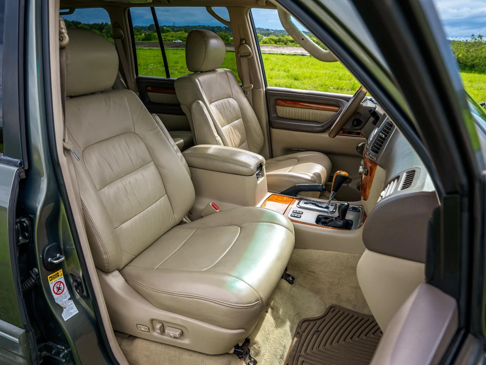 2006 Lexus LX 2nd Gen - Image 24 of 31