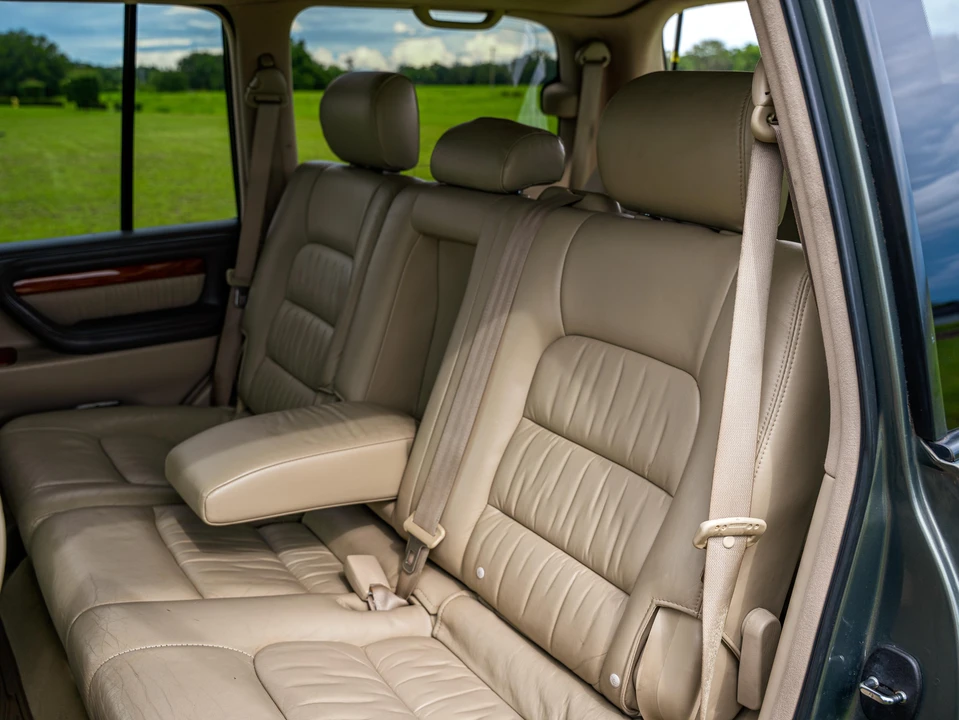 2006 Lexus LX 2nd Gen - Image 28 of 31