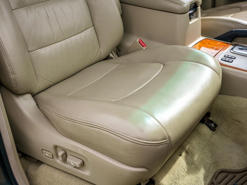 2006 Lexus LX 2nd Gen - Image 26 of 31