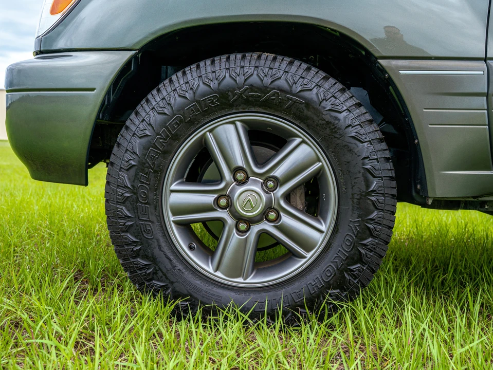2006 Lexus LX 2nd Gen - Image 11 of 31