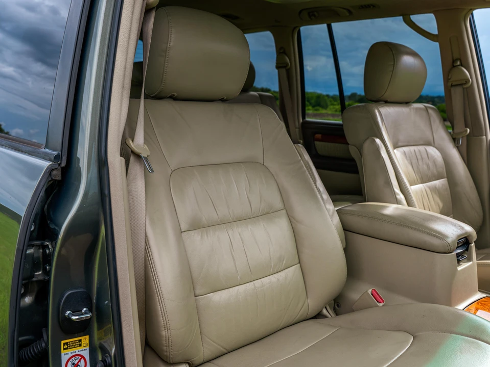 2006 Lexus LX 2nd Gen - Image 25 of 31