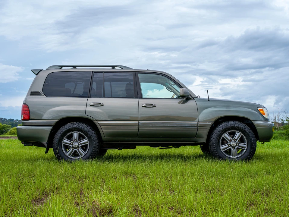 2006 Lexus LX 2nd Gen - Image 8 of 31