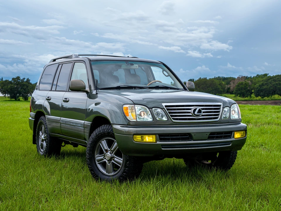 2006 Lexus LX 2nd Gen - Image 9 of 31