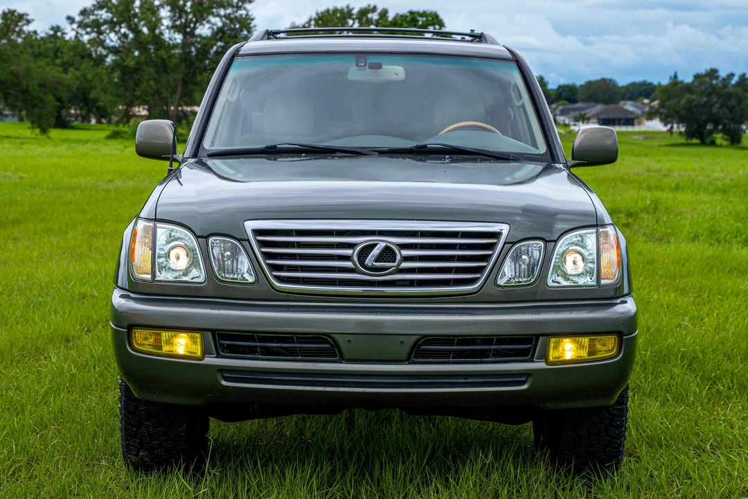 2006 Lexus LX 2nd Gen - Image 2 of 31