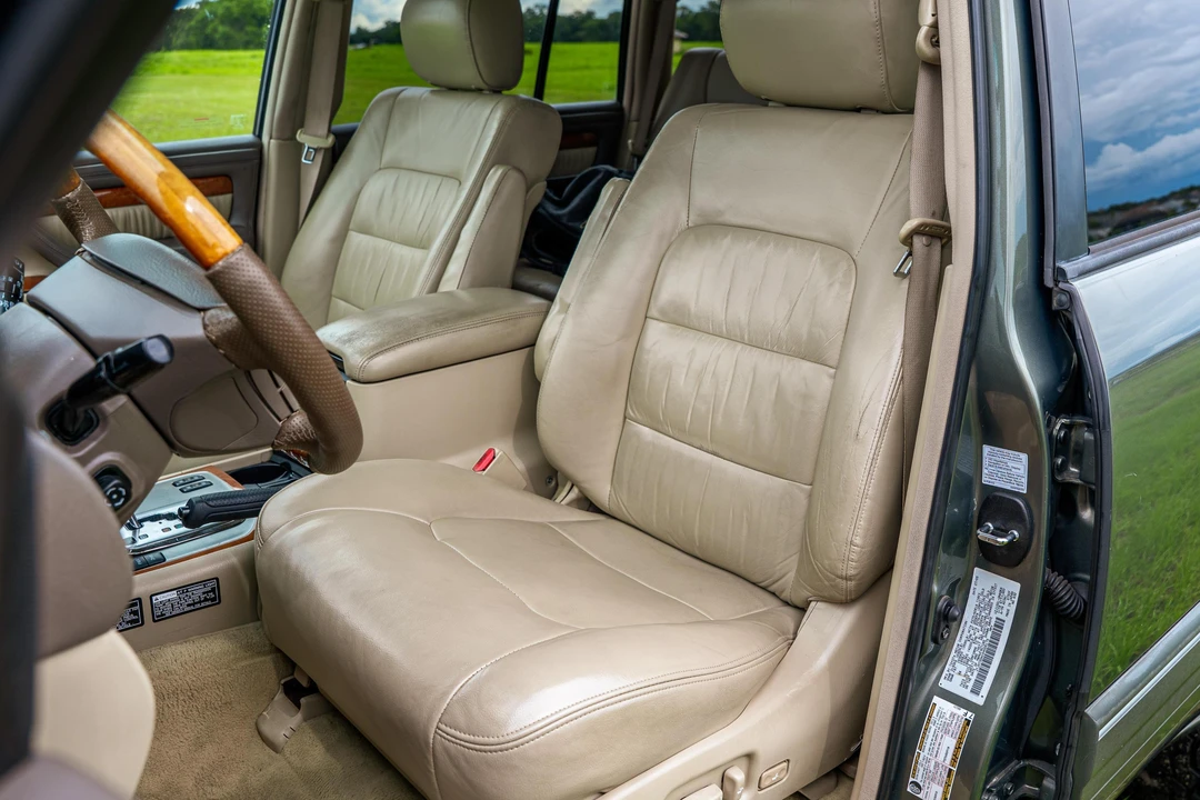 2006 Lexus LX 2nd Gen - Image 19 of 31