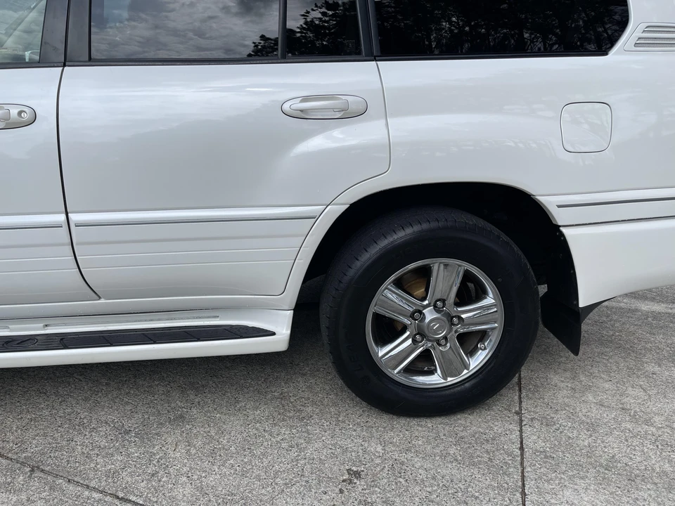 2006 Lexus LX 2nd Gen - Image 31 of 31