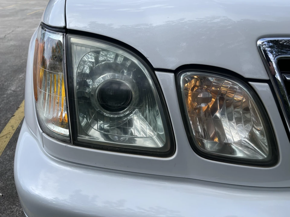 2006 Lexus LX 2nd Gen - Image 15 of 31