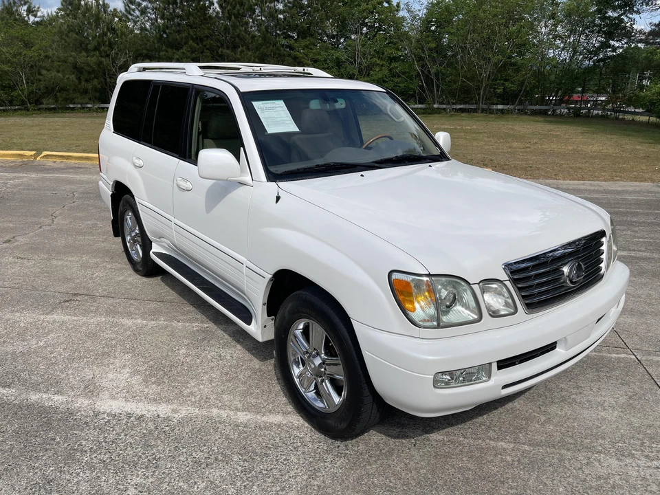 2006 Lexus LX 2nd Gen - Image 13 of 31