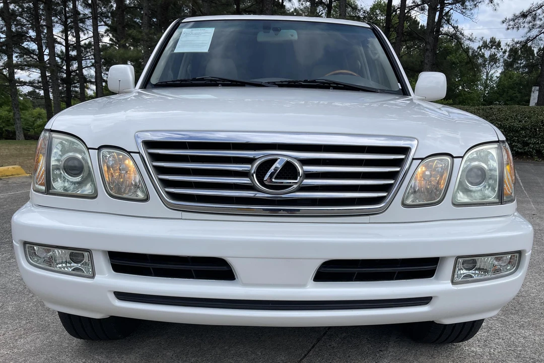 2006 Lexus LX 2nd Gen - Image 2 of 31