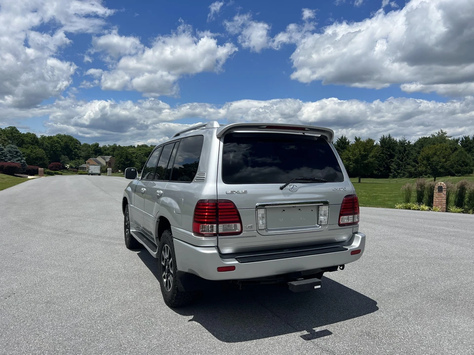 2006 Lexus LX 2nd Gen - Image 30 of 31
