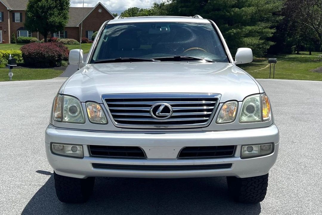 2006 Lexus LX 2nd Gen - Image 21 of 31