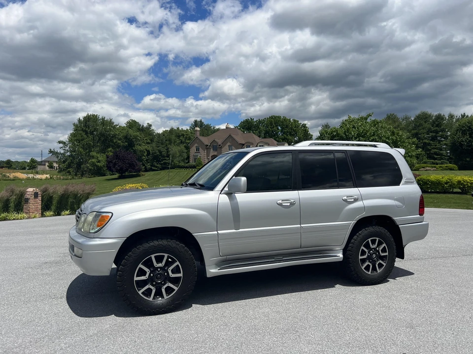 2006 Lexus LX 2nd Gen - Image 27 of 31