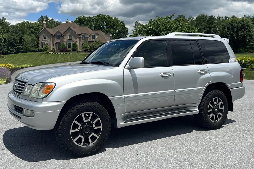 2006 Lexus LX 2nd Gen - Image 26 of 31