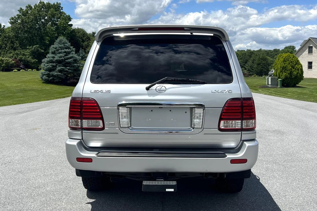 2006 Lexus LX 2nd Gen - Image 5 of 31
