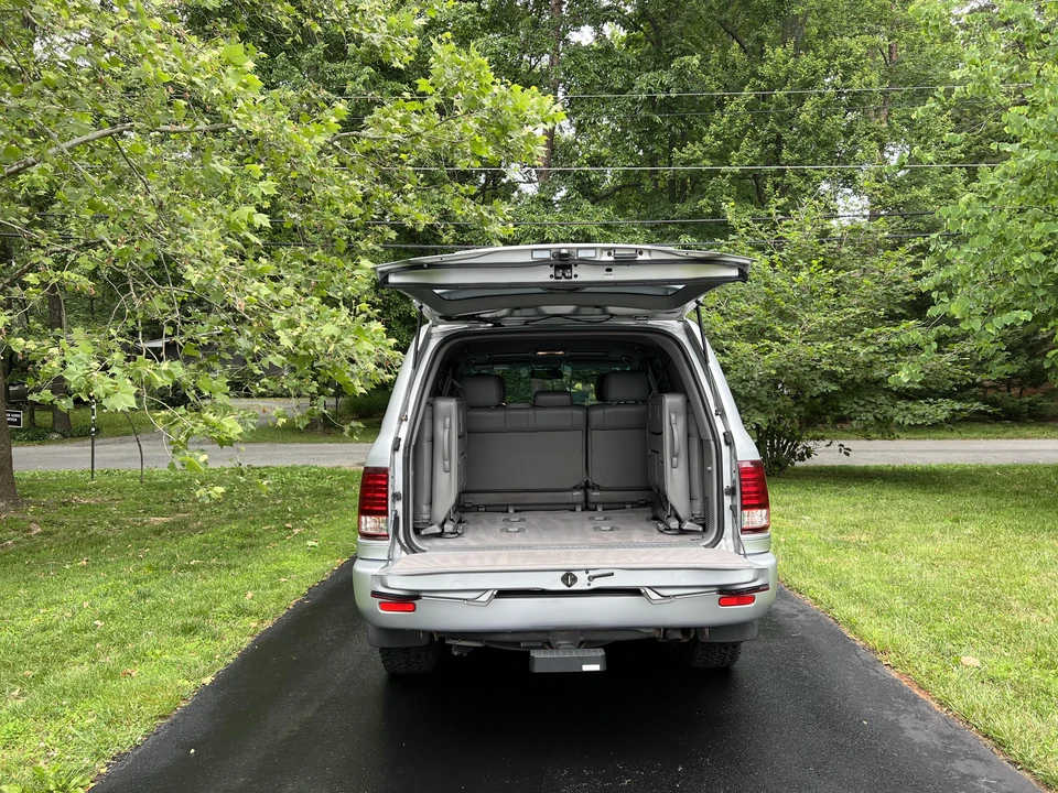 2006 Lexus LX 2nd Gen - Image 14 of 31