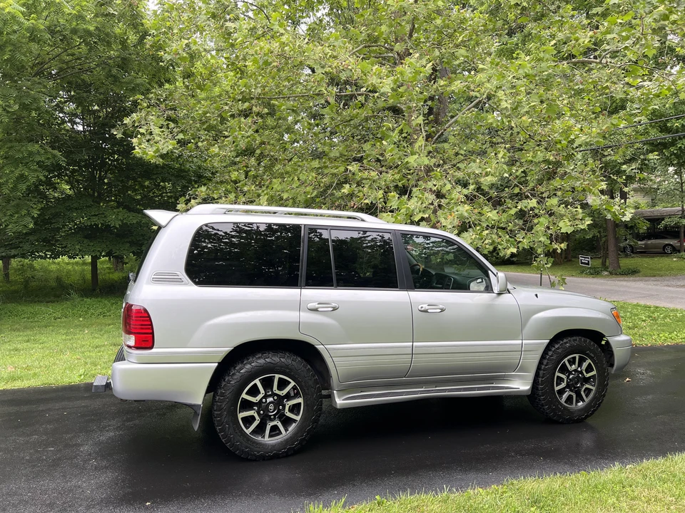 2006 Lexus LX 2nd Gen - Image 16 of 31