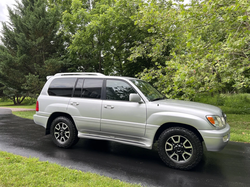 2006 Lexus LX 2nd Gen - Image 18 of 31
