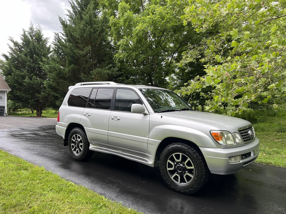 2006 Lexus LX 2nd Gen - Image 19 of 31