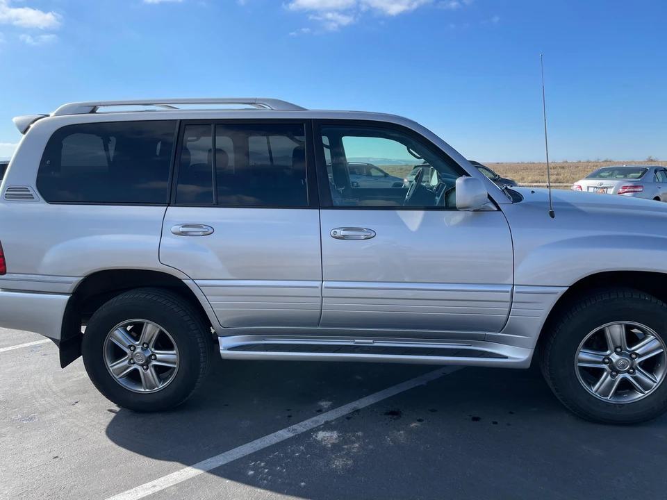 2006 Lexus LX 2nd Gen - Image 25 of 31