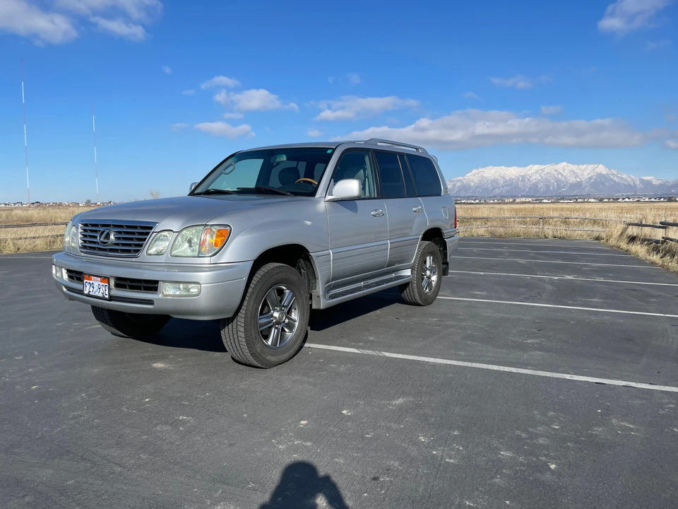 2006 Lexus LX 2nd Gen - Image 12 of 31