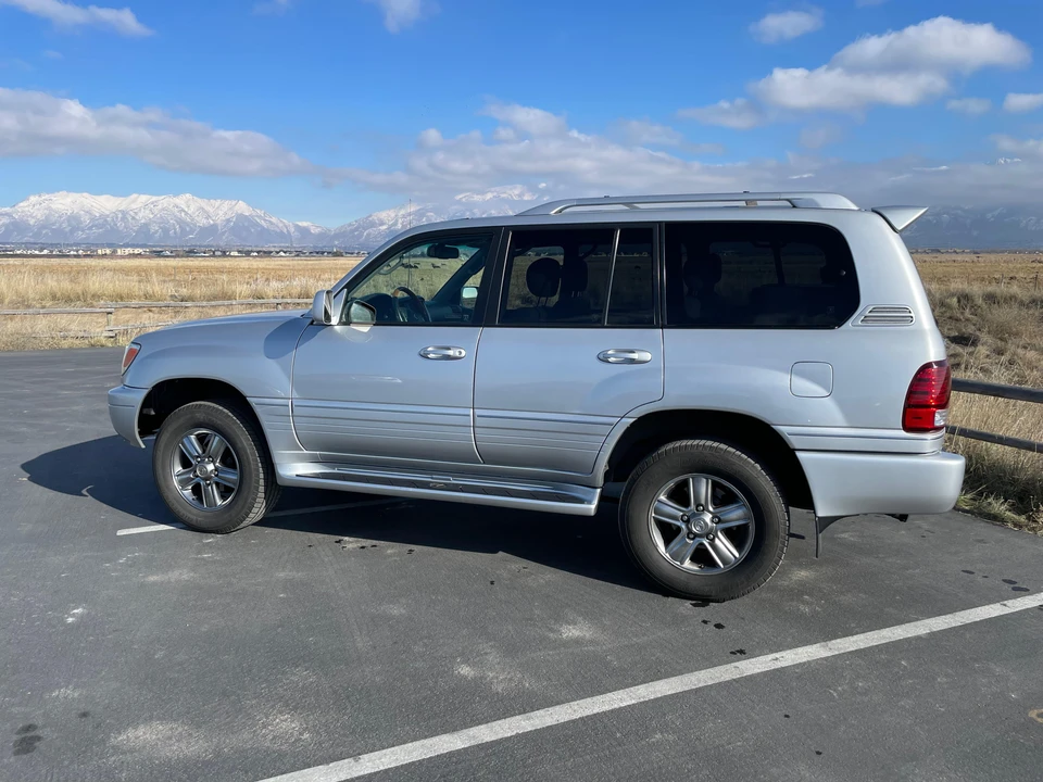2006 Lexus LX 2nd Gen - Image 17 of 31
