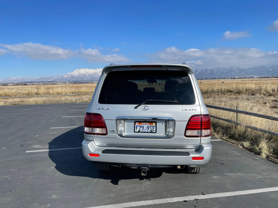 2006 Lexus LX 2nd Gen - Image 19 of 31