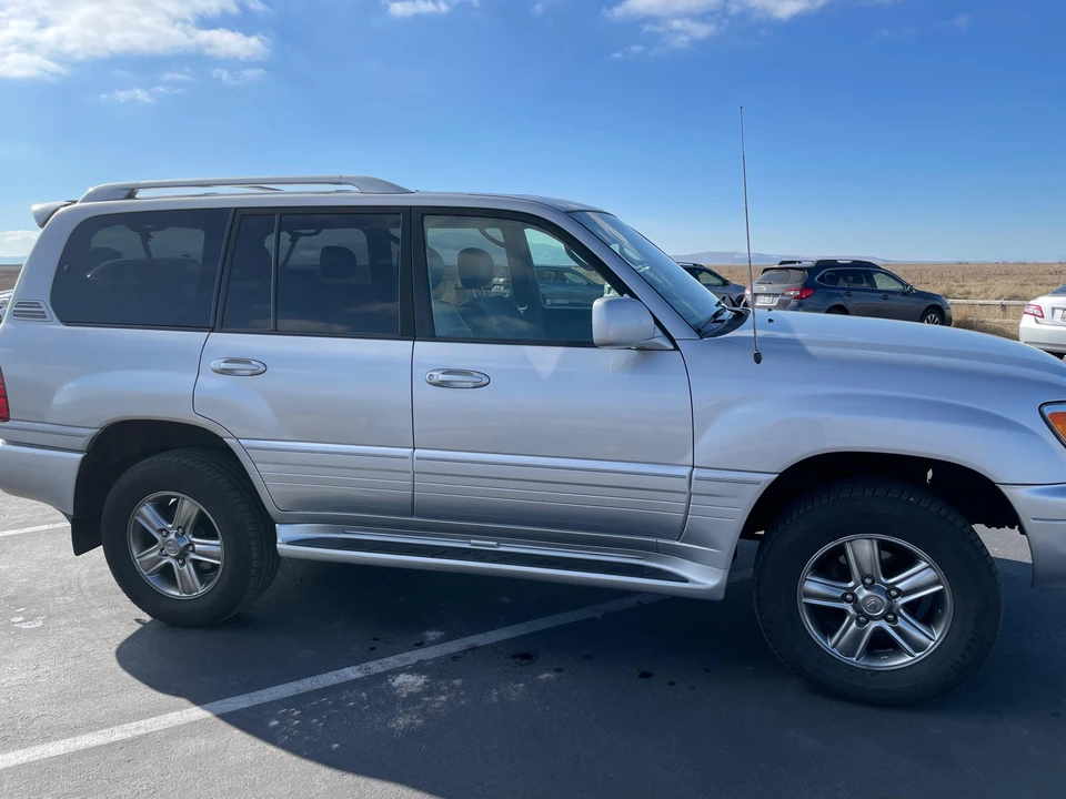 2006 Lexus LX 2nd Gen - Image 26 of 31