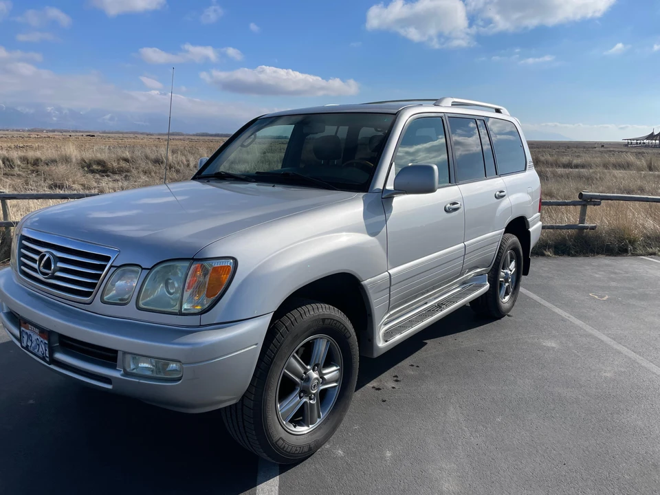 2006 Lexus LX 2nd Gen - Image 11 of 31