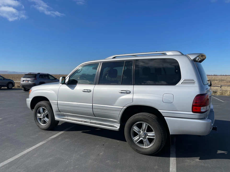 2006 Lexus LX 2nd Gen - Image 18 of 31